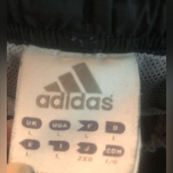 ADIDAS L - Picture 3 of 8